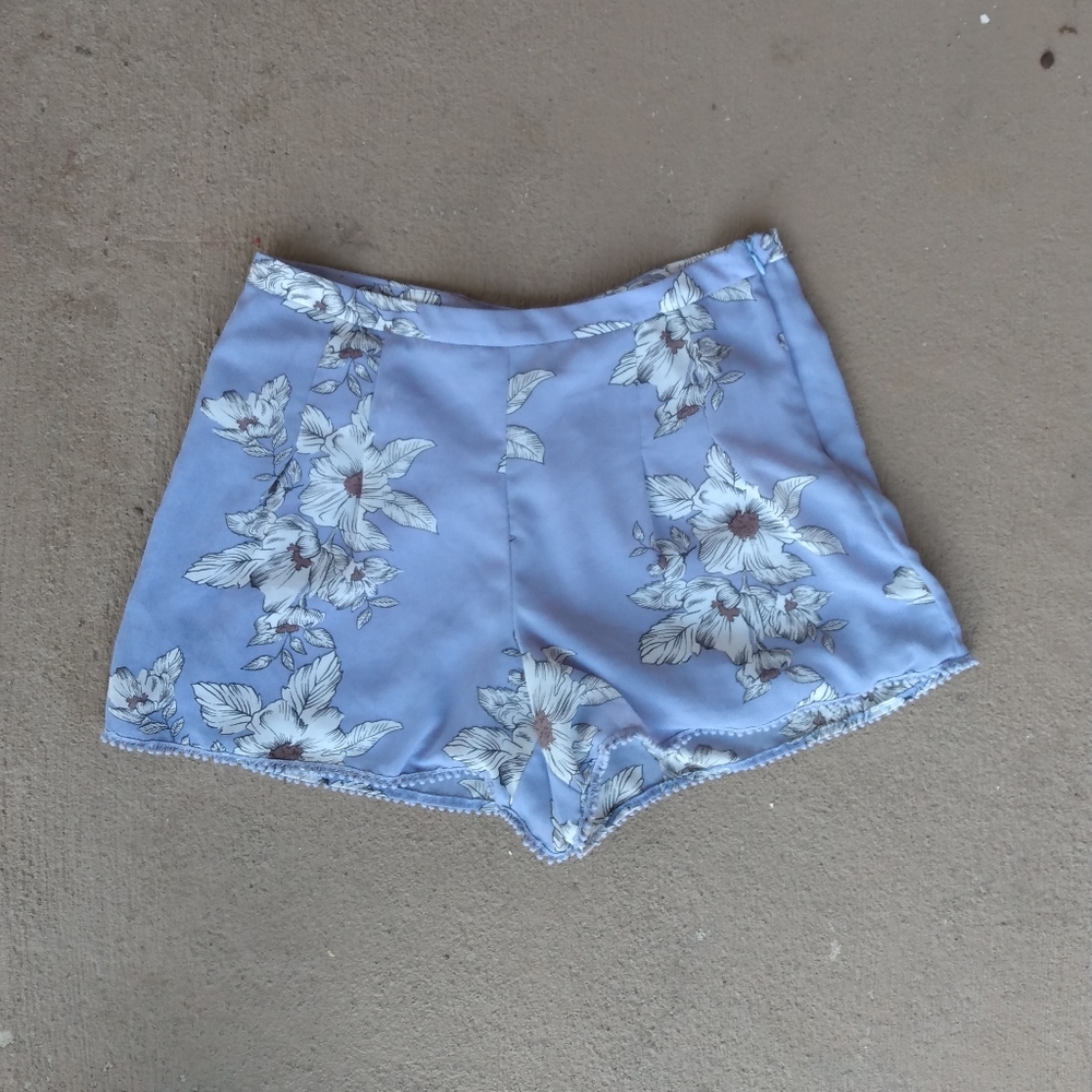 Gianni Bibi Floral Shorts M